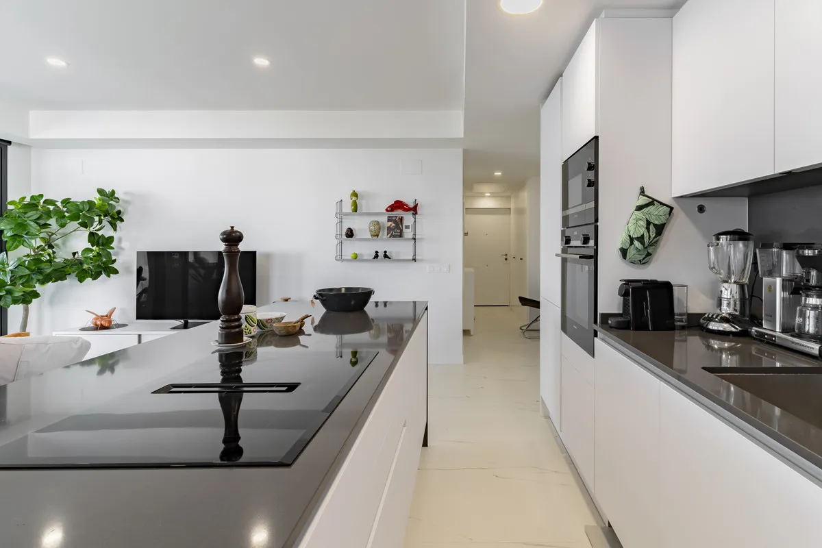 8b61c0bb-2bcd-4fb4-9576-387558c0dde4