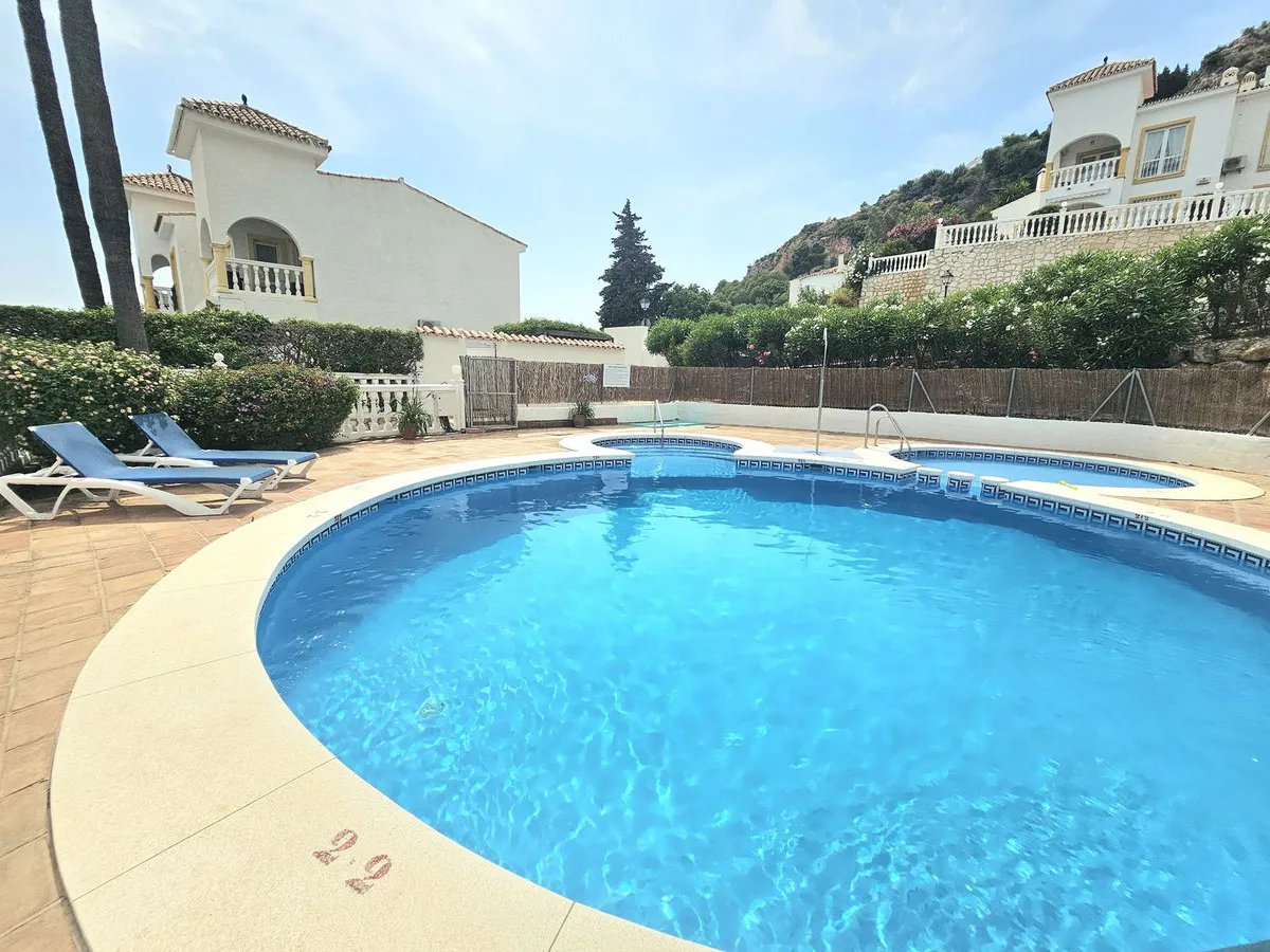 4aec34bf-e9a2-48cc-9aee-29aa8325ecc4