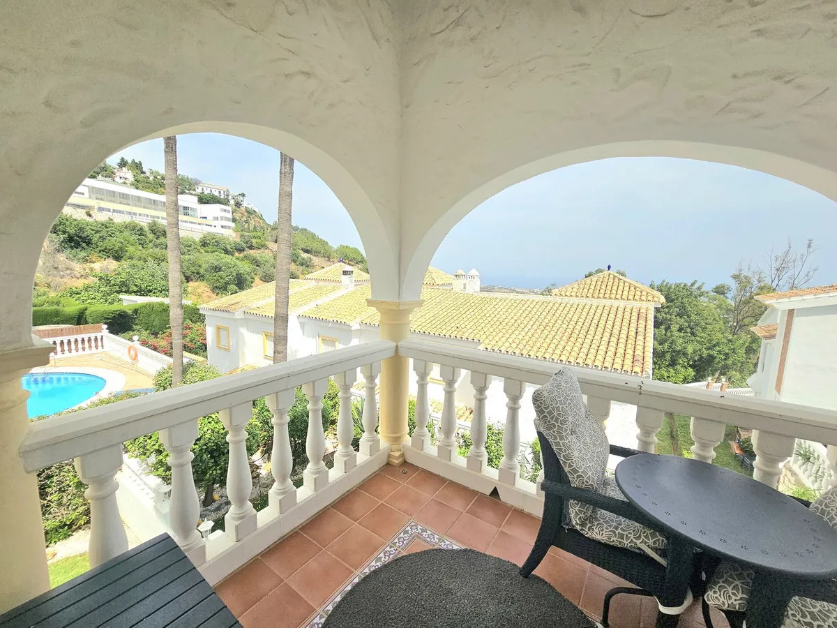 90f44d9b-7406-42cd-abfa-a9d85f2c007e