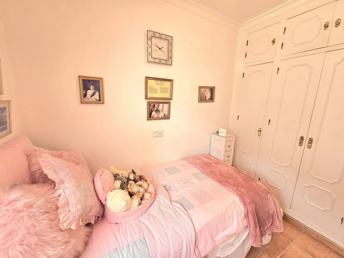 c7b65c5c-ac9c-4d31-8f16-a4219410a997