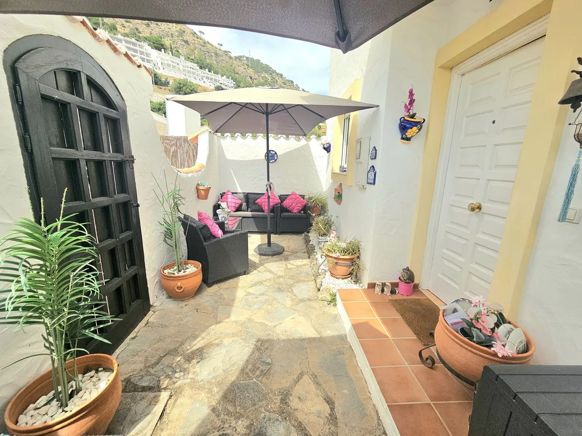 f3317275-cbcc-49ef-9267-10996e5e7e53