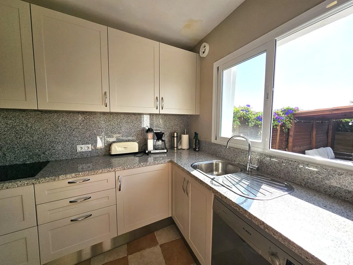 5b8fee09-90d1-4d85-b941-92b6f3a665a2