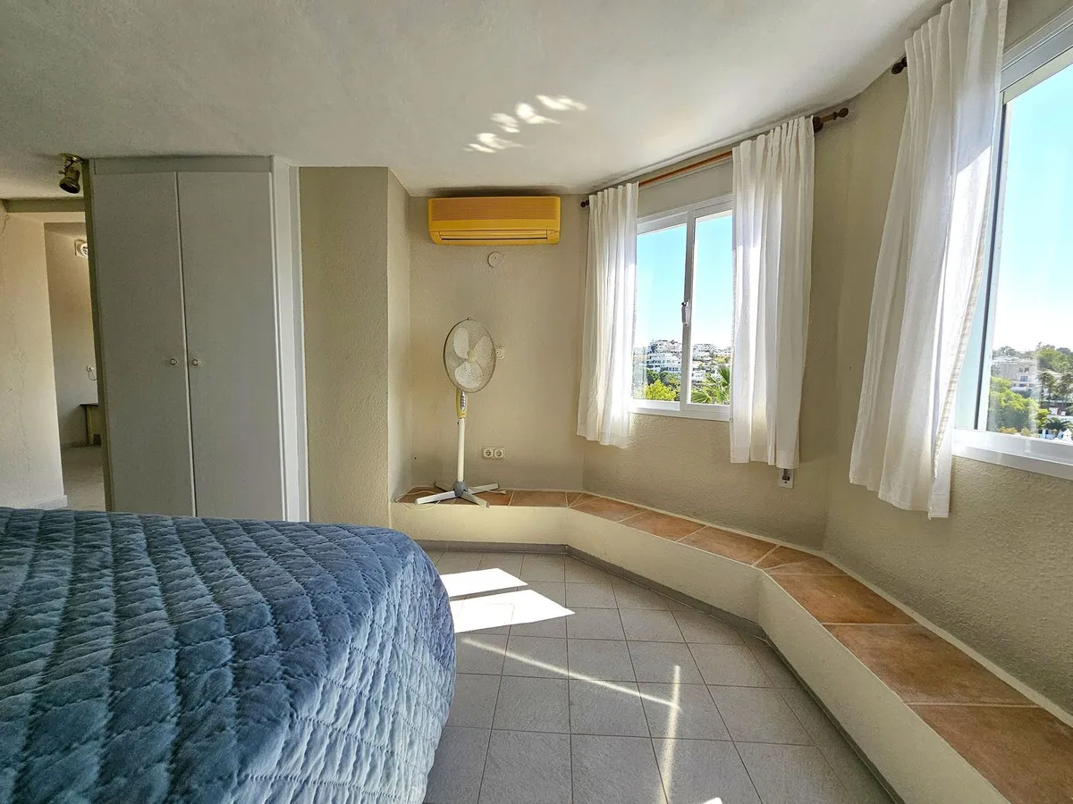 611db0f6-c012-40b5-be57-436282b8f764