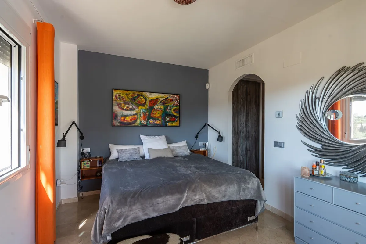 e54b178a-fc6d-4c0c-b095-b65de72b3d8c