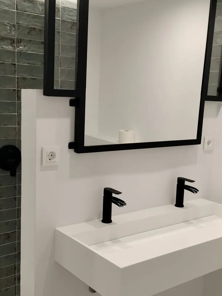 e5a615f8-e97e-4a9f-a554-7625b3980429