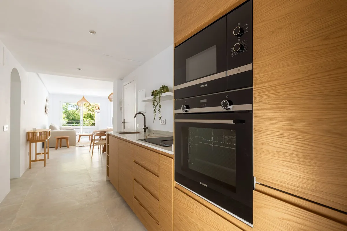 f2a0df73-6c9b-48c3-b14a-ed912a5fd258