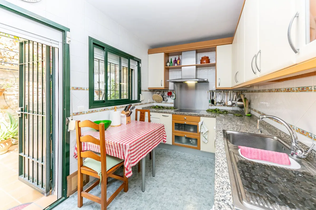 7db0d161-0293-4379-a300-b7b4088df3f1