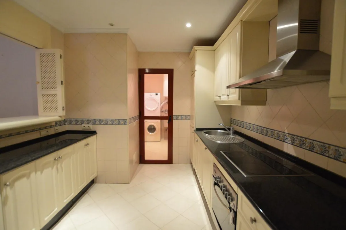 0ffb8303-01e1-434e-9864-c11b5d579a02