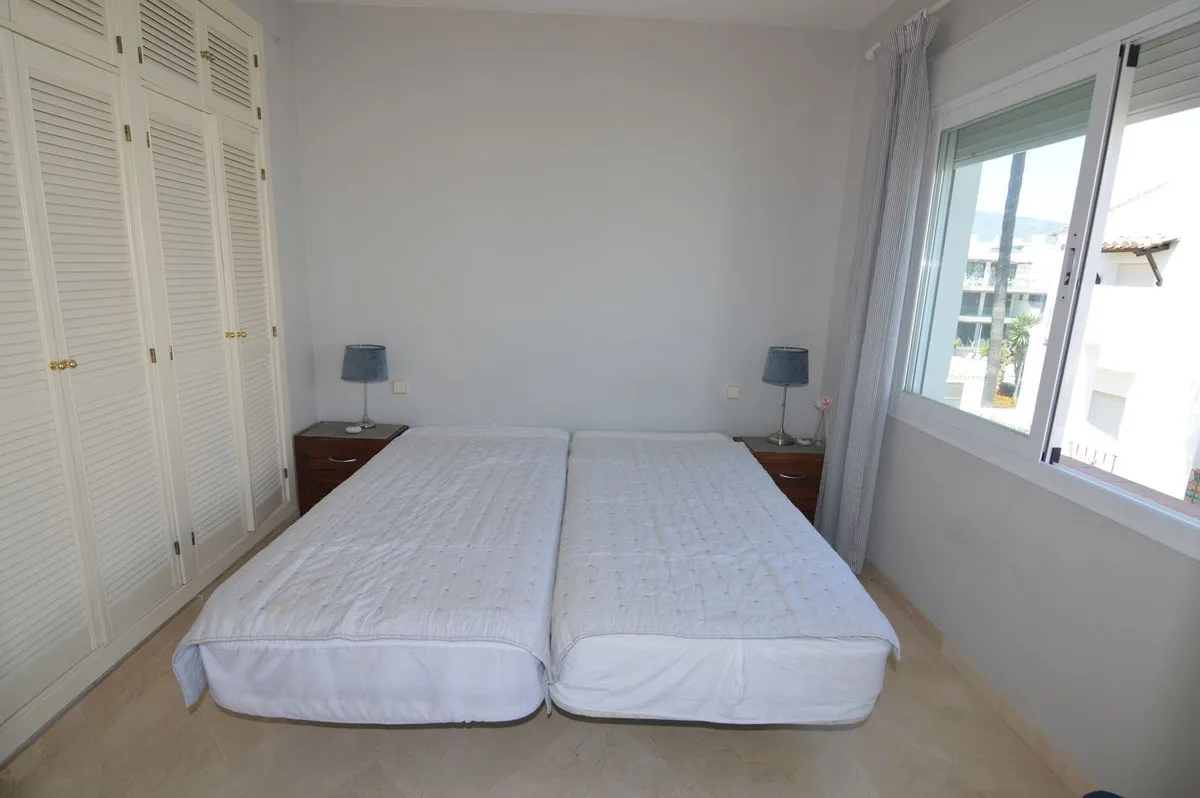 21e2f7d5-0fb4-47a9-bbb0-d26d115787ab