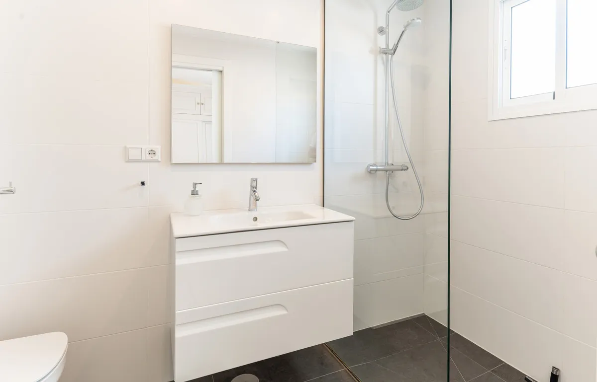 f410a400-3c68-4aae-8732-193db3192515