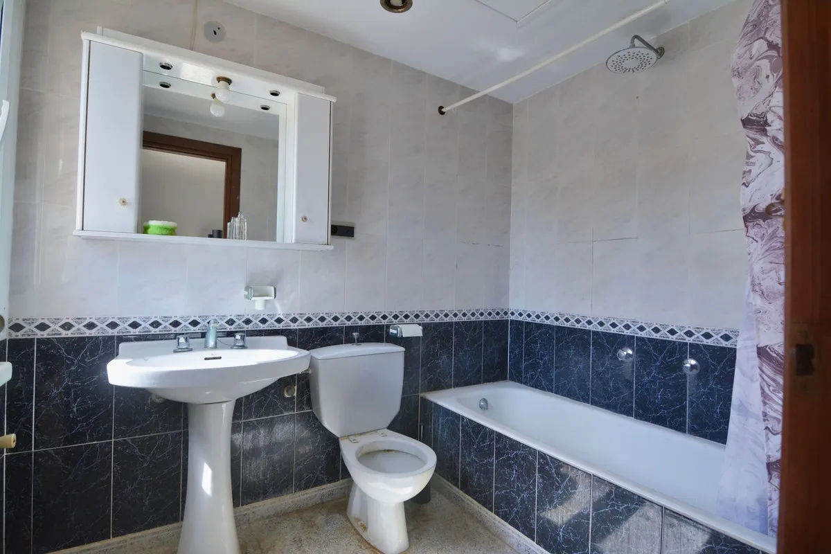 3b050a89-c974-49af-b1e2-6a1040793e0c