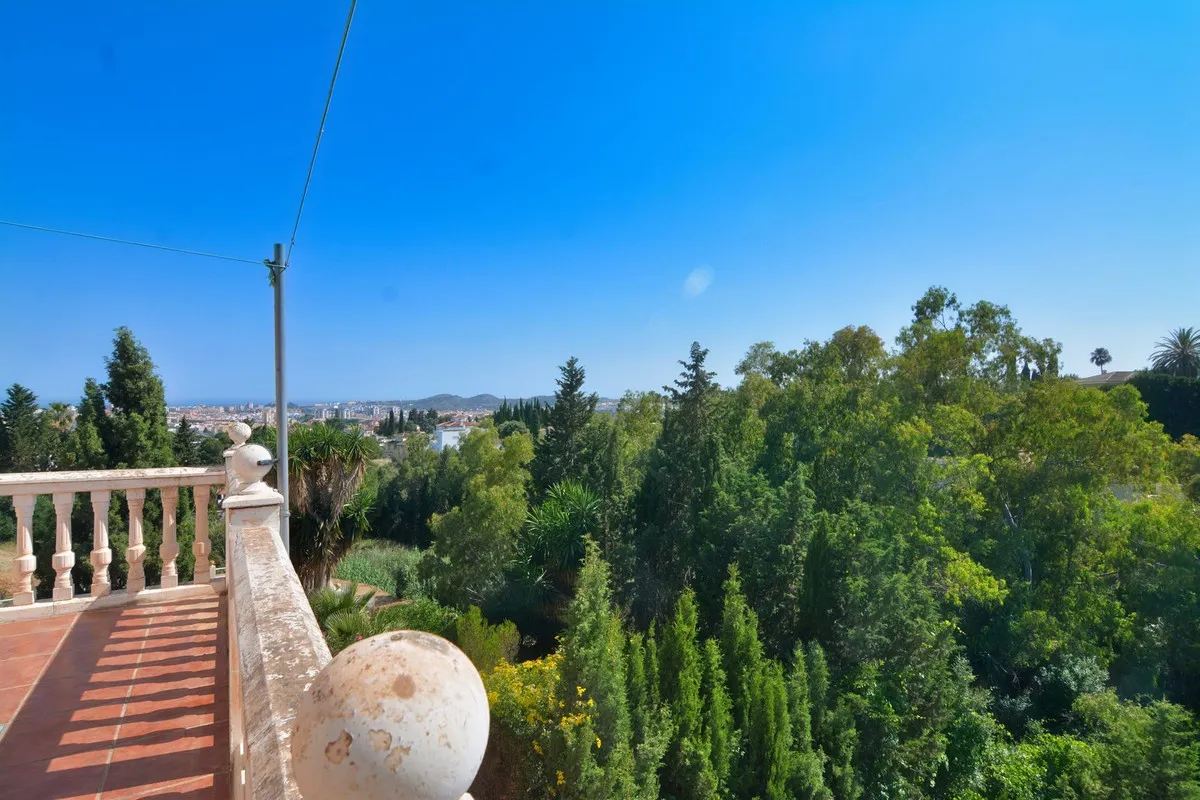 94850478-6cf3-4918-aebb-d989344e980c