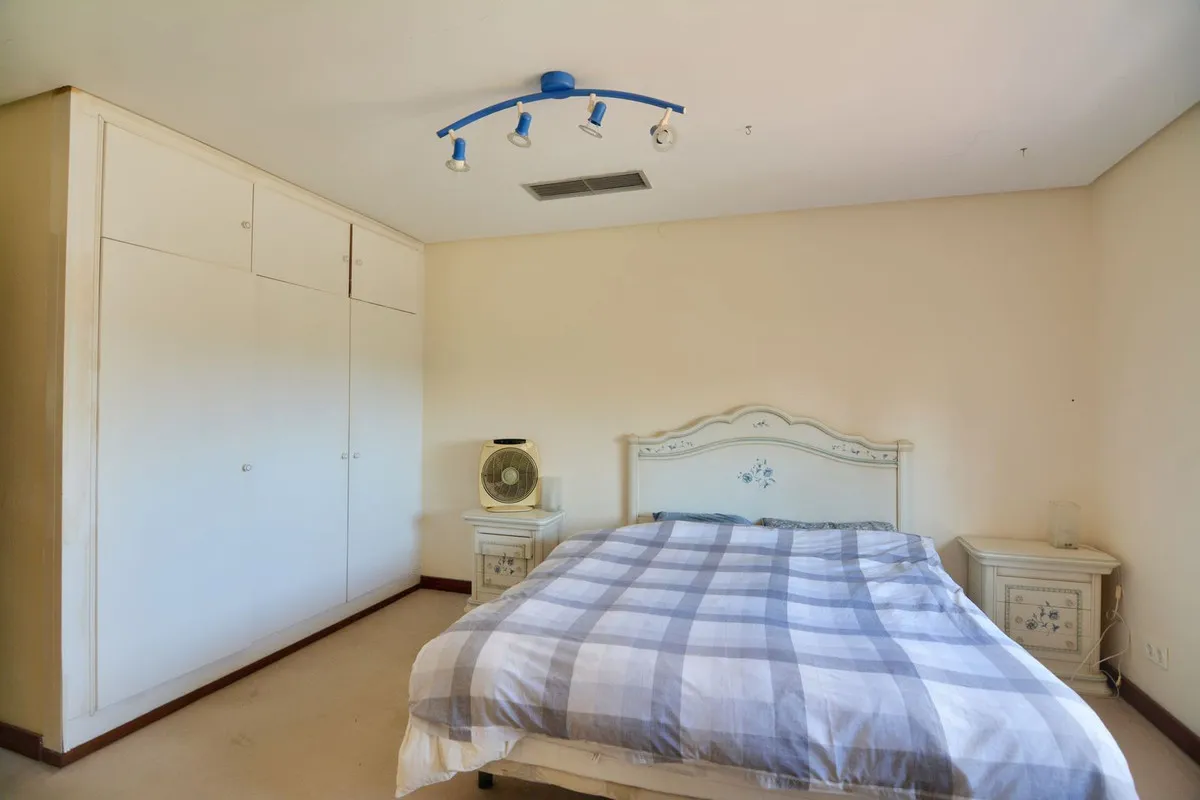 e9652ce7-031a-4f5e-b752-de8e4061b211