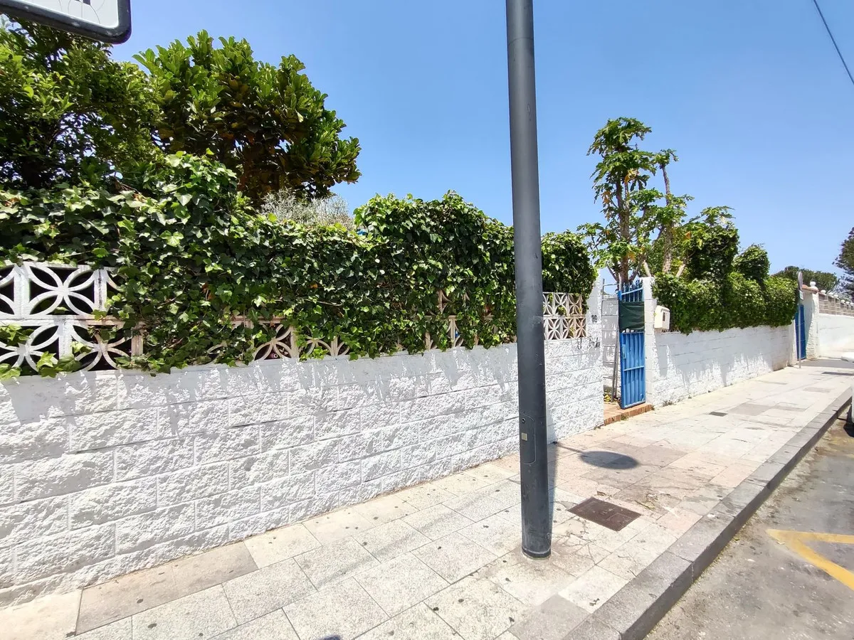 18828c63-e24d-4e38-940a-463160a041a1