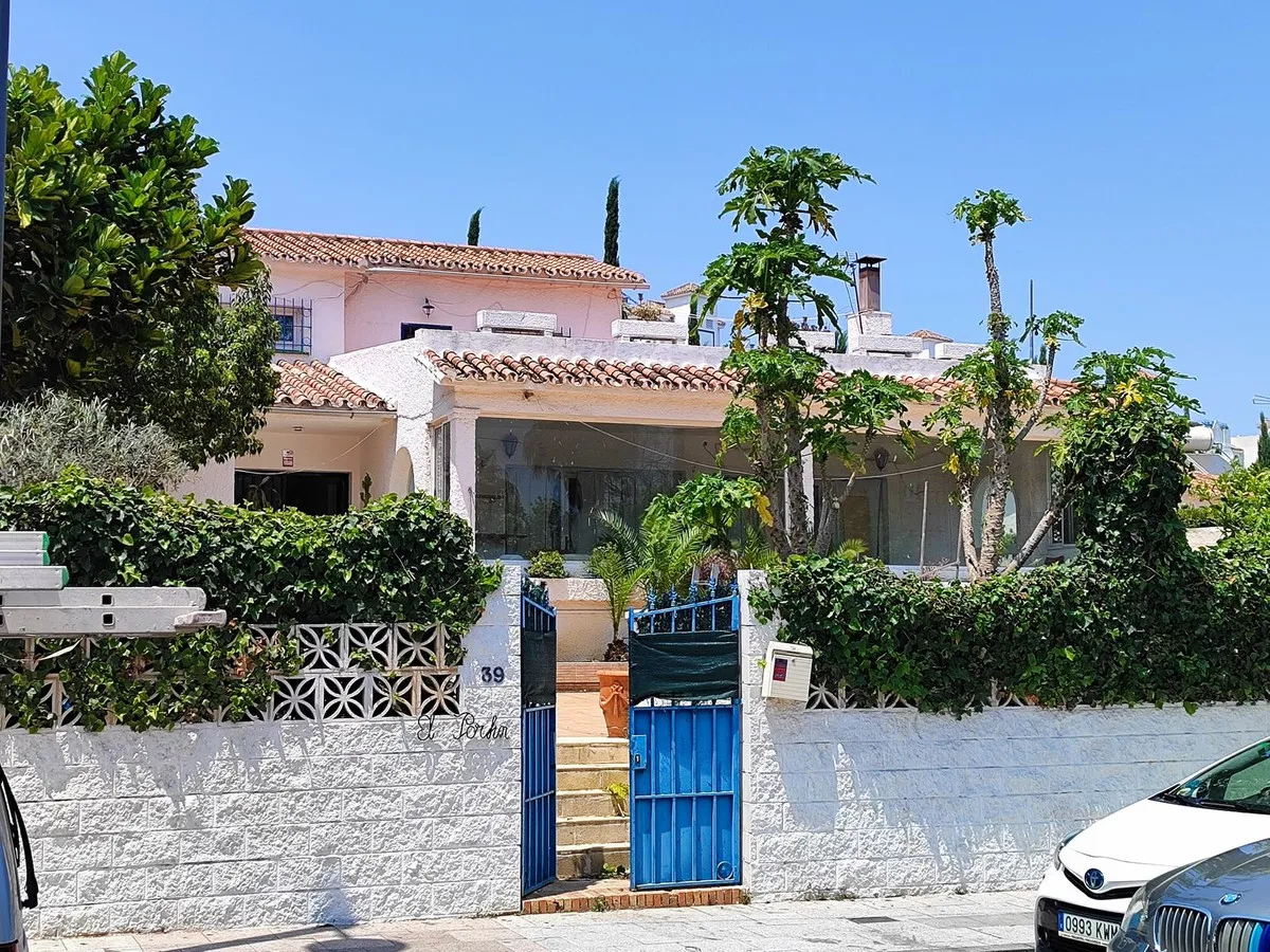 1f55f9ee-a768-4f3a-b488-eef2f32634c1