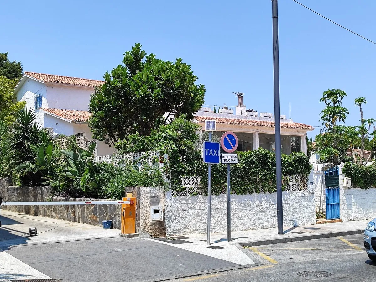 6f1e354f-e8ff-45d5-9c93-9bff44a0e225