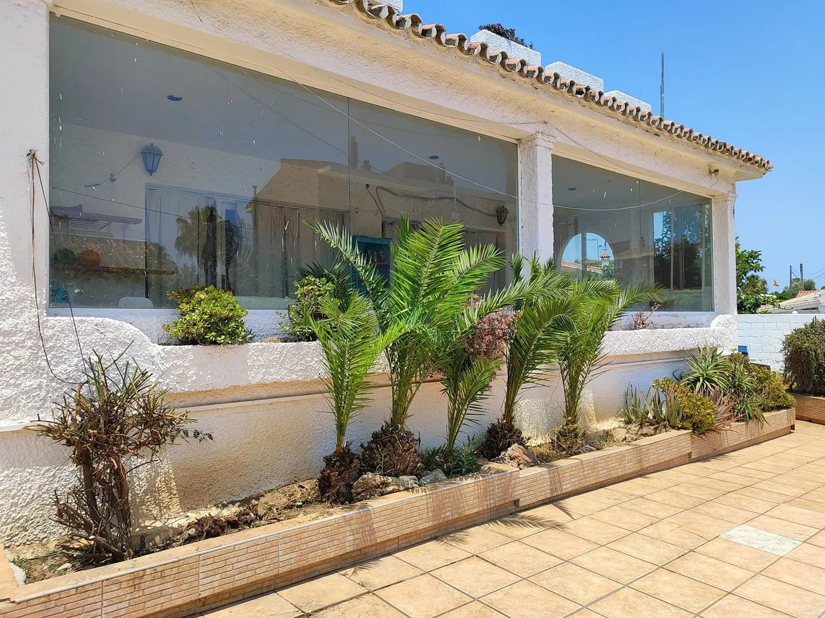 f7a34852-528d-4934-8202-5a3b8b06f3a1