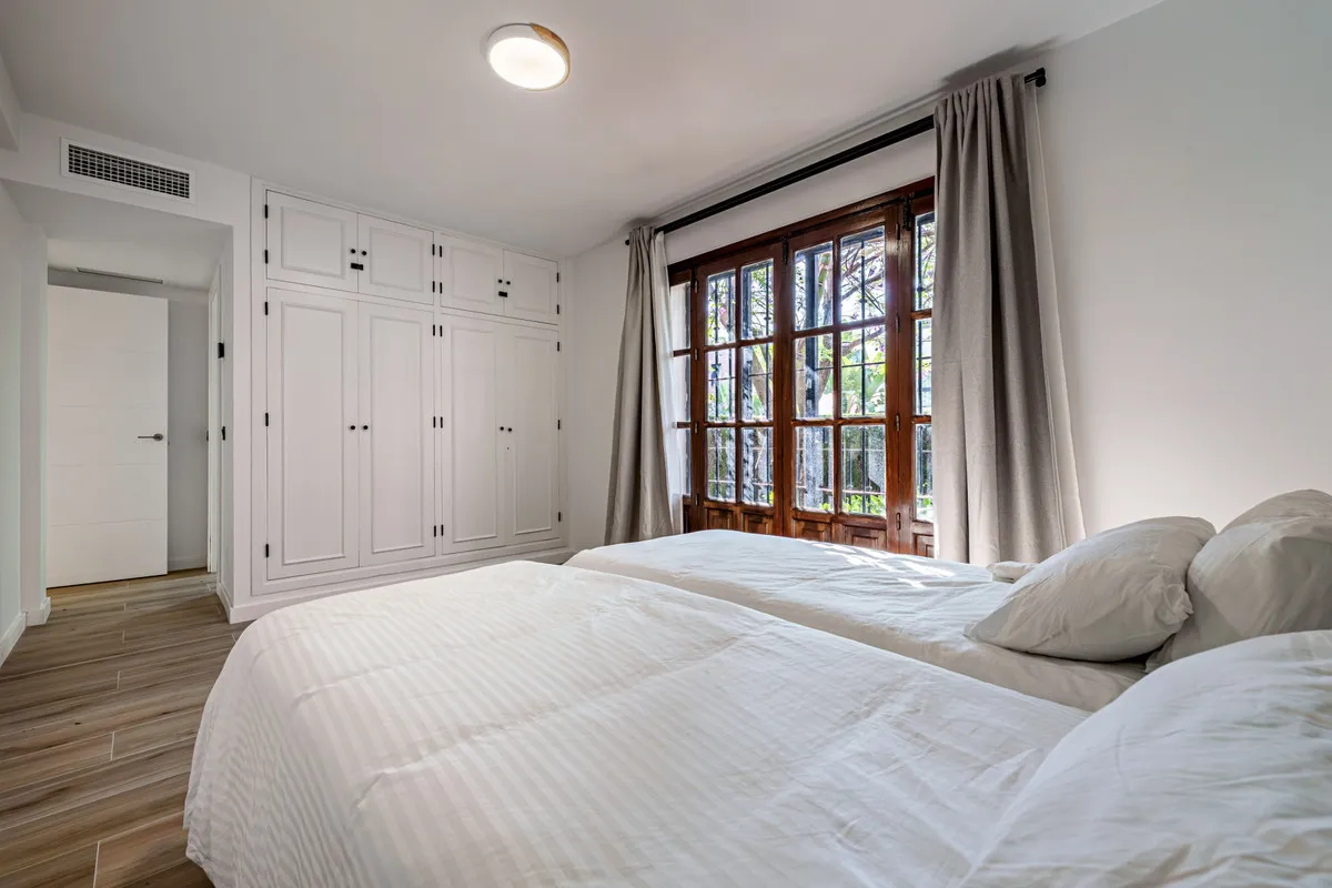 43dbb82c-1442-4eda-b2f0-d44729f5170c