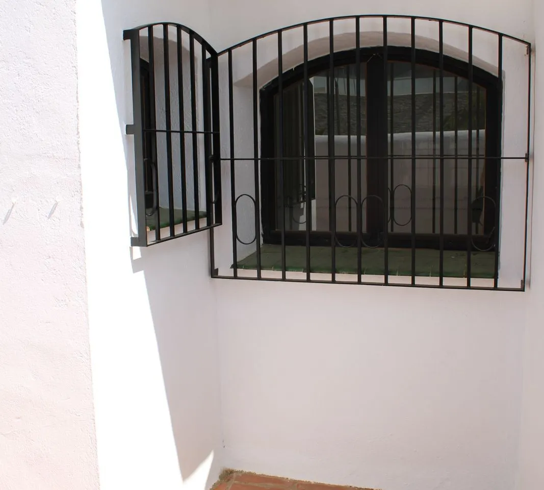 9fff41cc-a05c-4f7b-86d6-c169384ec8f1