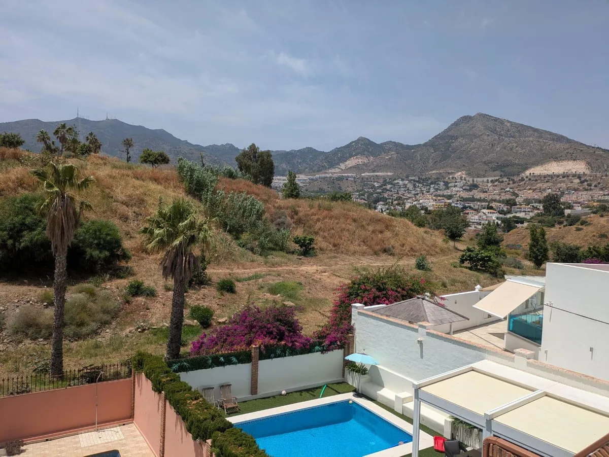 4807f377-fede-4027-b38a-4b8add7c8e95