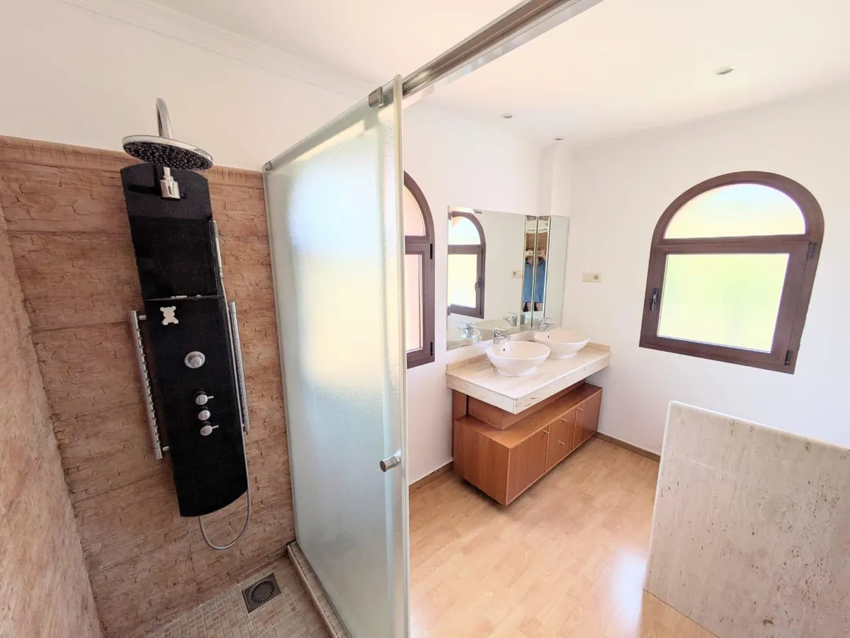 7d8199a5-66a3-4b73-be30-a06f56734401