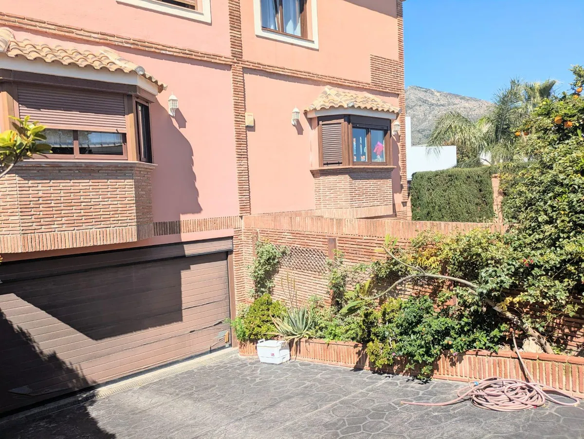 8139fac1-0aec-4027-81cb-ed11a8082d4c