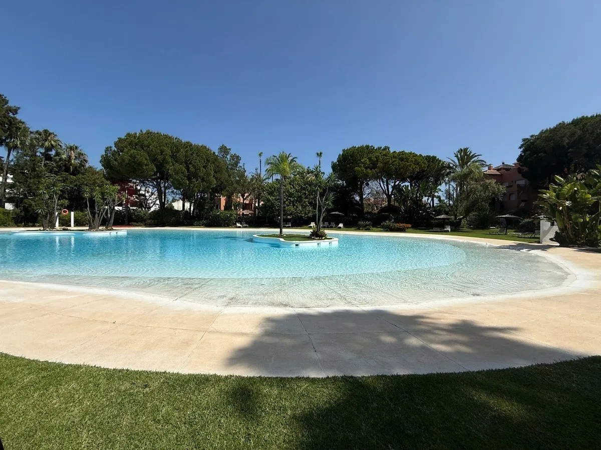 c1a41630-827e-47d8-8efd-1e0a8545b0eb