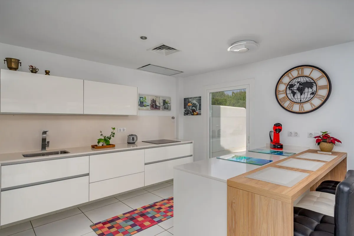 35a4c315-5683-4c4a-83b6-e5e28ba23027