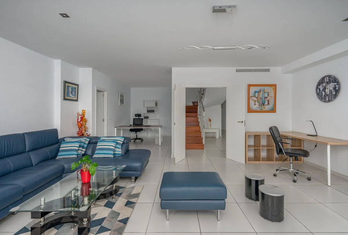 810978ca-6b2d-41f1-9234-ca4d80bbe7c4