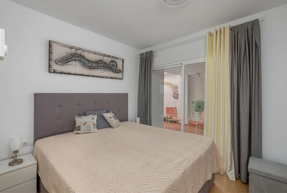 f8684937-1e09-47a8-b5e4-9aea367a6e99