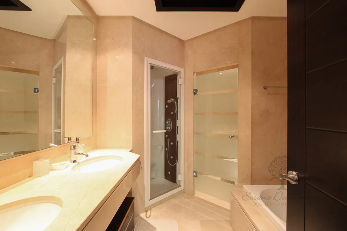 cb0e3360-10c7-4509-8b0e-e51f9605bb18