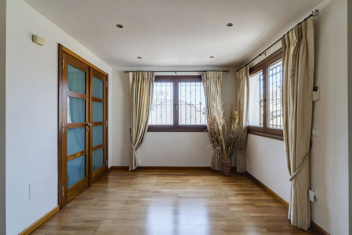 70a4775f-93cd-4255-84f2-d2638ec395cb