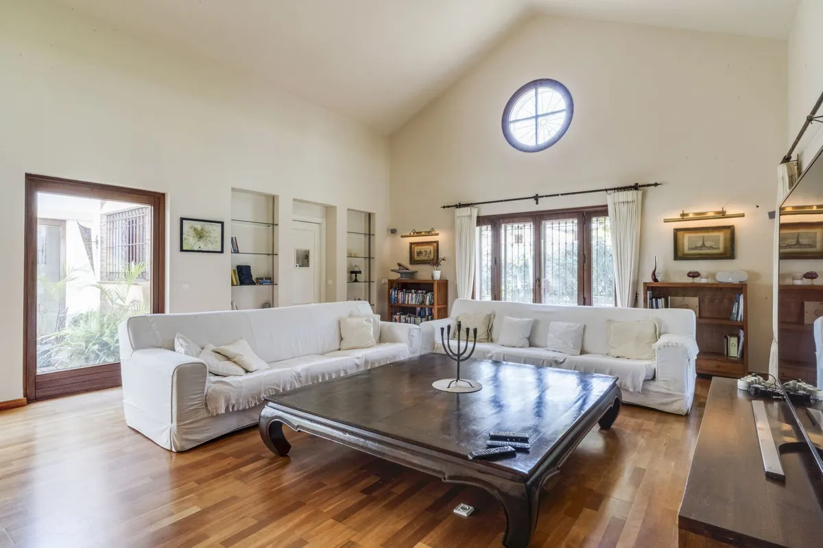 f8f9a2c6-4f5c-45f3-a548-4d3acab8fe12