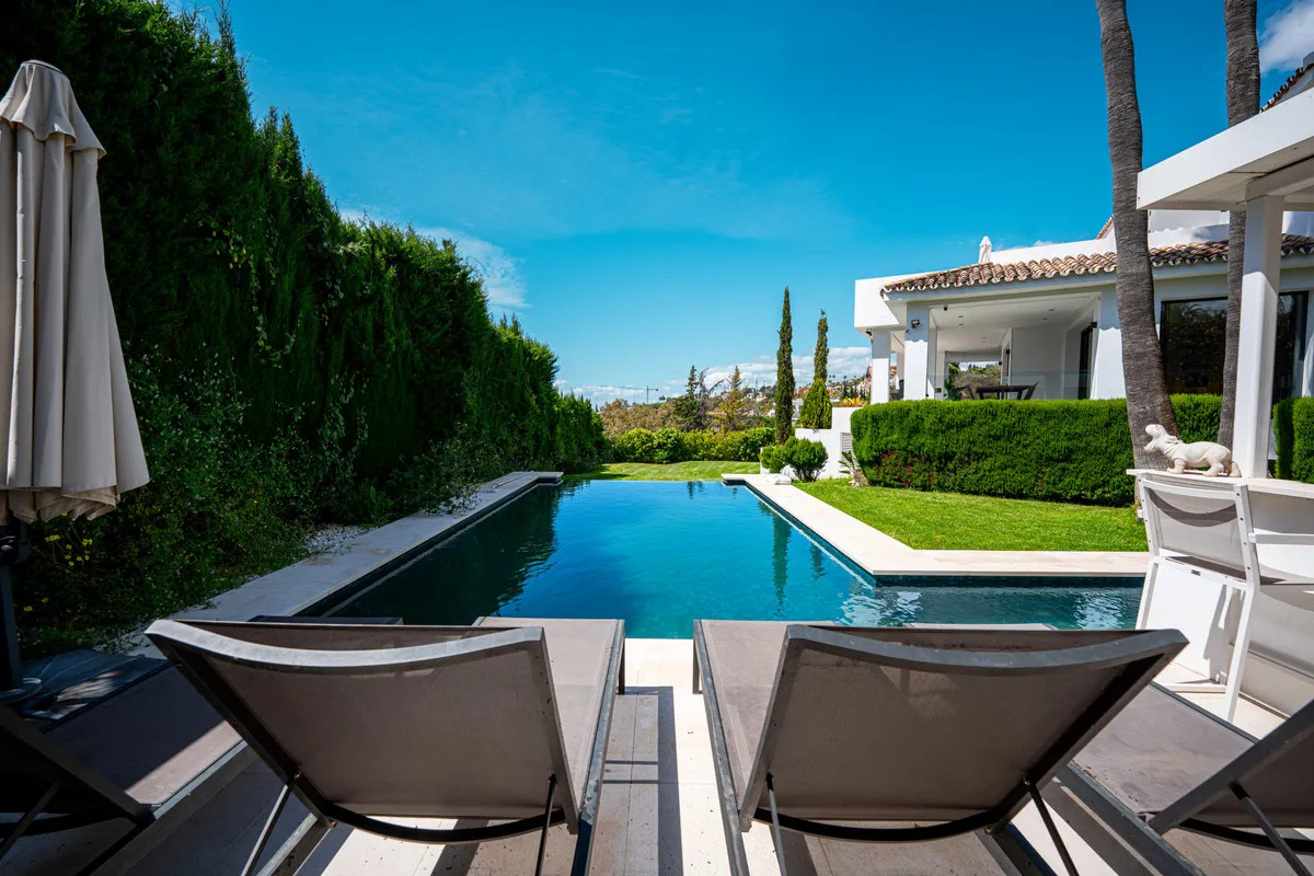 273ef904-7f71-4cd2-b94b-96e126a63604