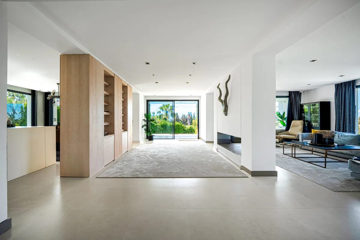 649b4693-be69-43ff-80e1-148b15a639d1