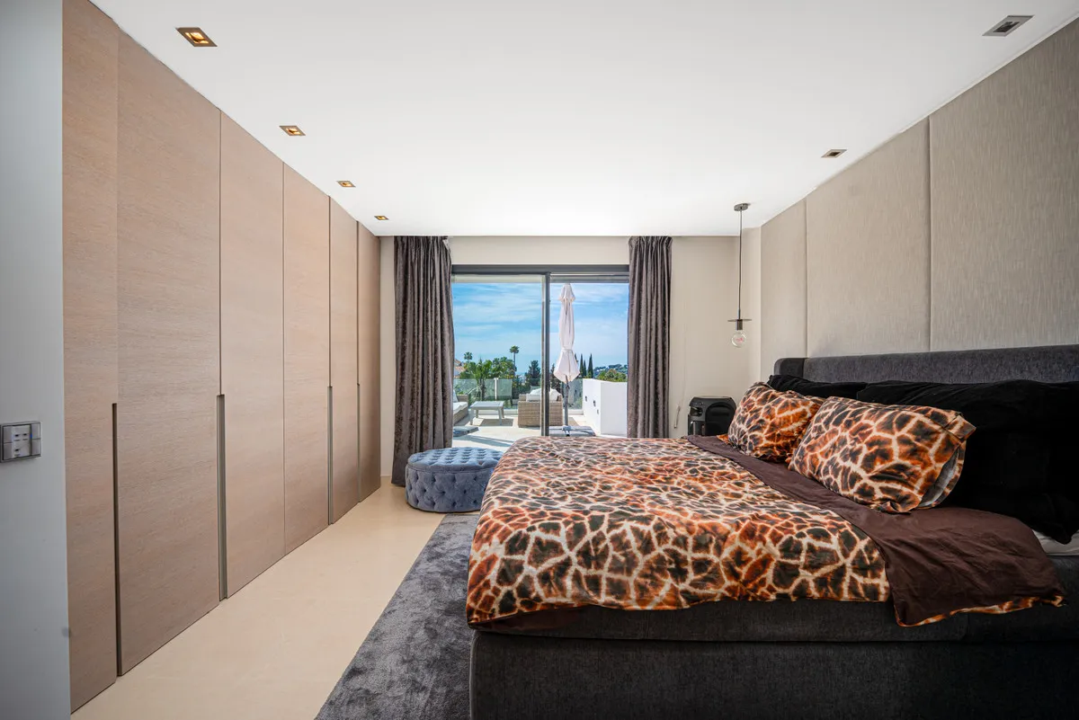 b3851cad-70dc-4df1-82a4-b6b8041e5278