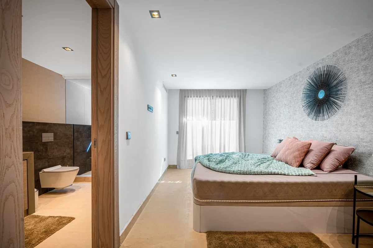 bf8eead6-4838-43c5-a549-d8ea5fca157c