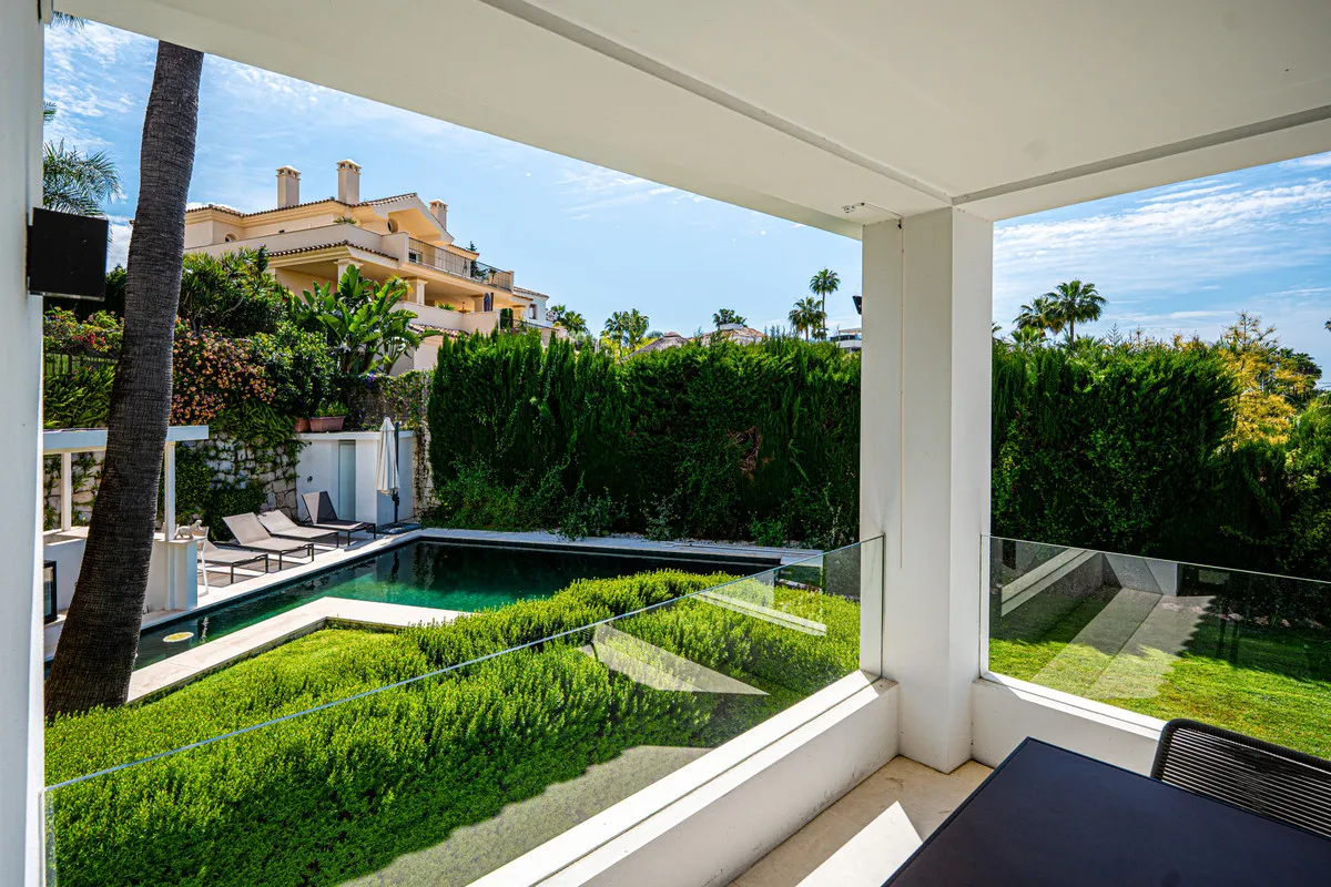 ea4bf8b7-e800-4d0c-b02d-d928473ebc3e