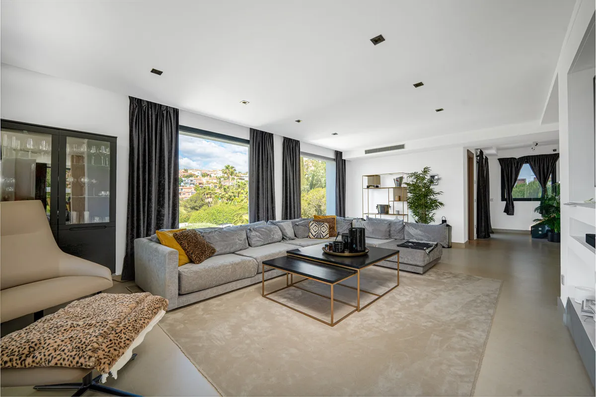 ea8d9bd4-6622-4097-a745-c15166f1f325