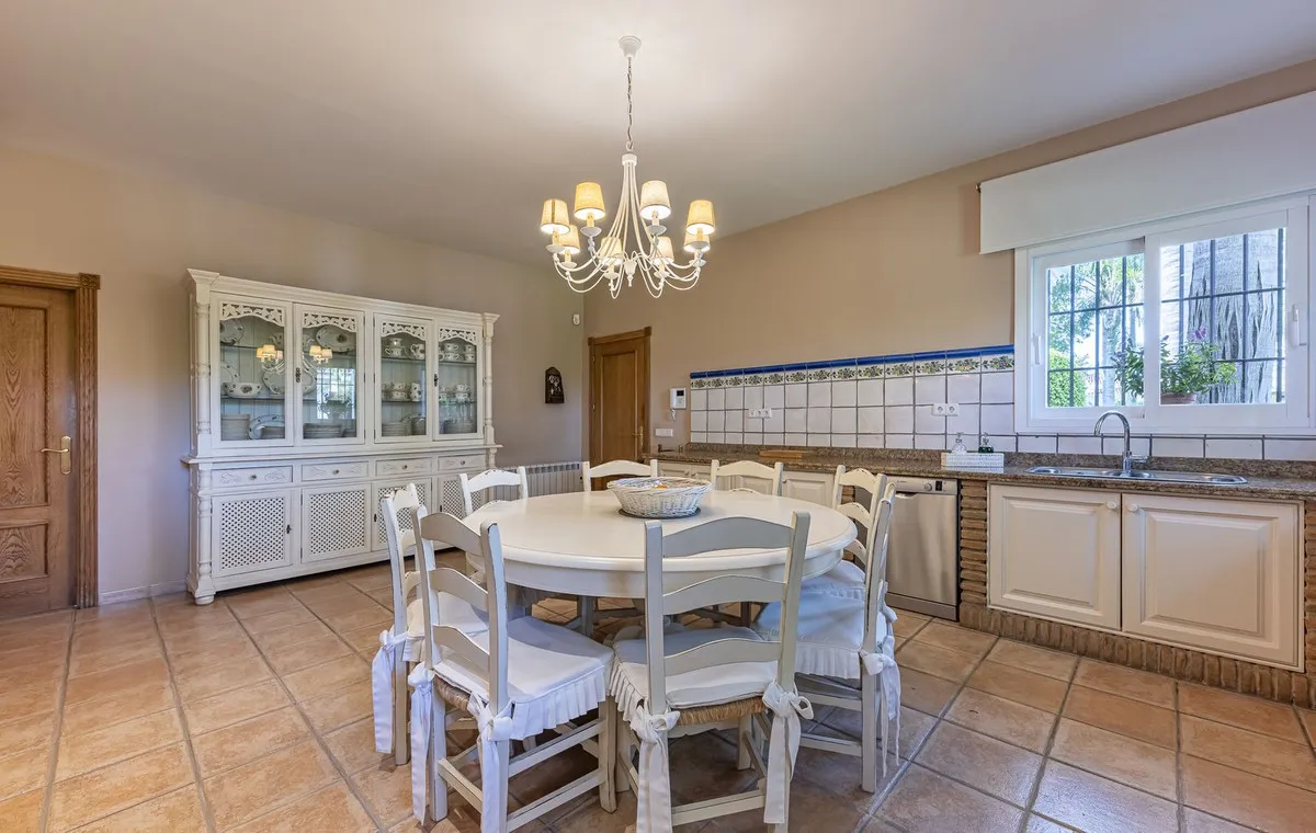 7acc37ef-e7bd-4b89-8d38-5f5f8210c5d1