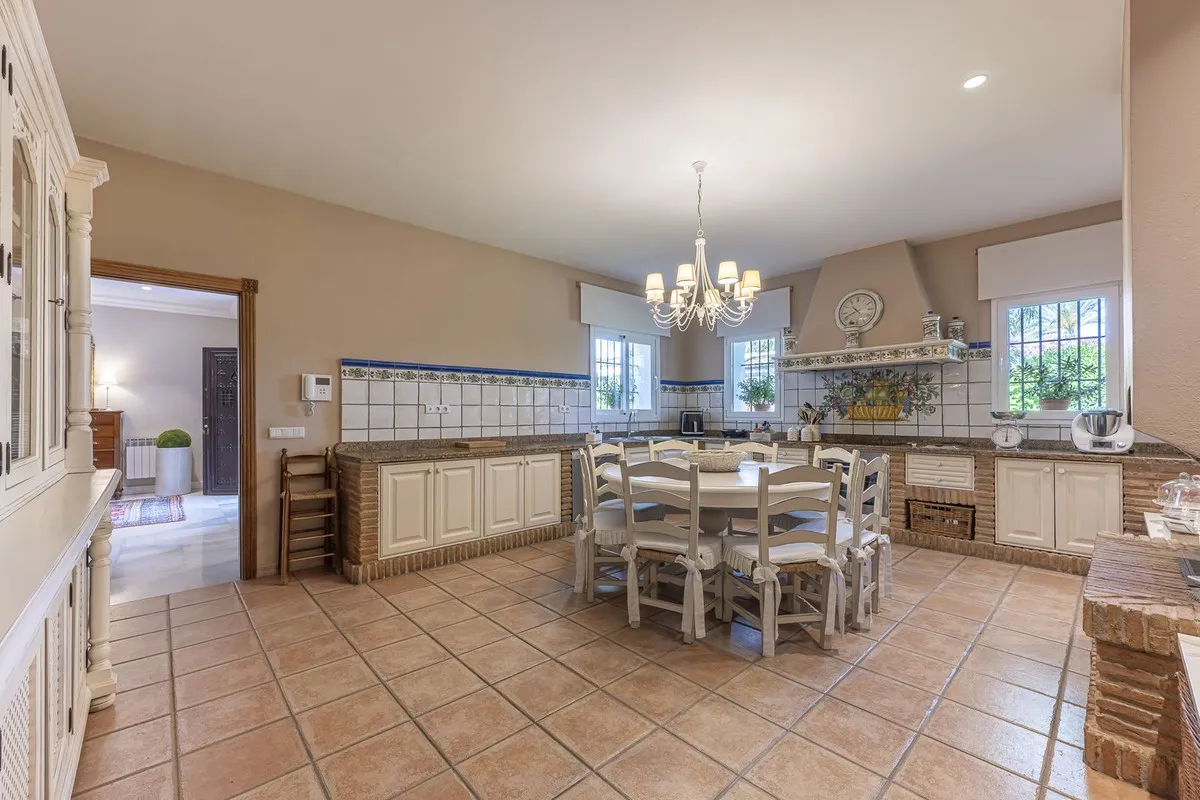 b7d353f4-d3f5-460d-a54f-0f06f624bd78