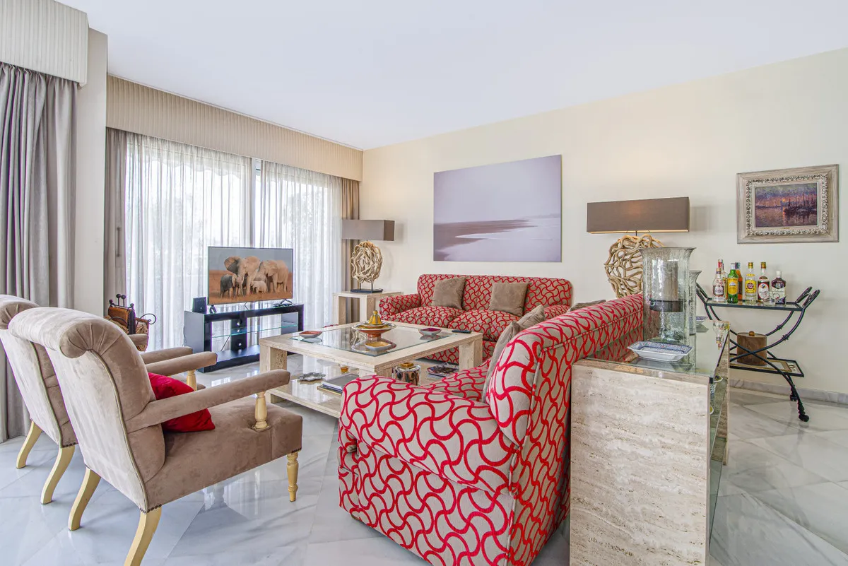 321a85b5-e8a3-4c9e-b600-226195547407