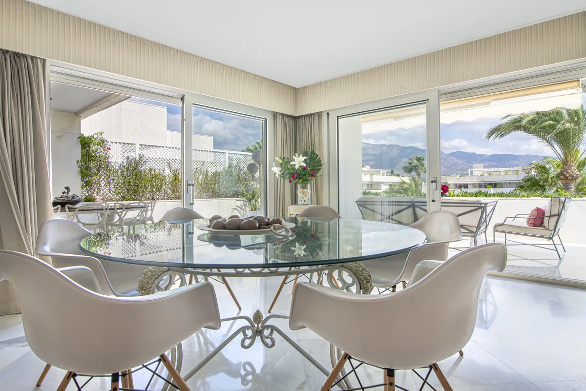 7054d18f-ac00-41eb-8f64-2a921d5b3ee4