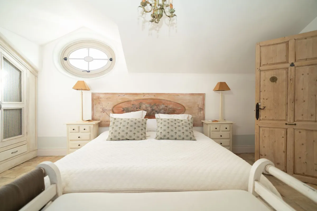 0f40c67b-7308-426e-8667-75d696a59aa5