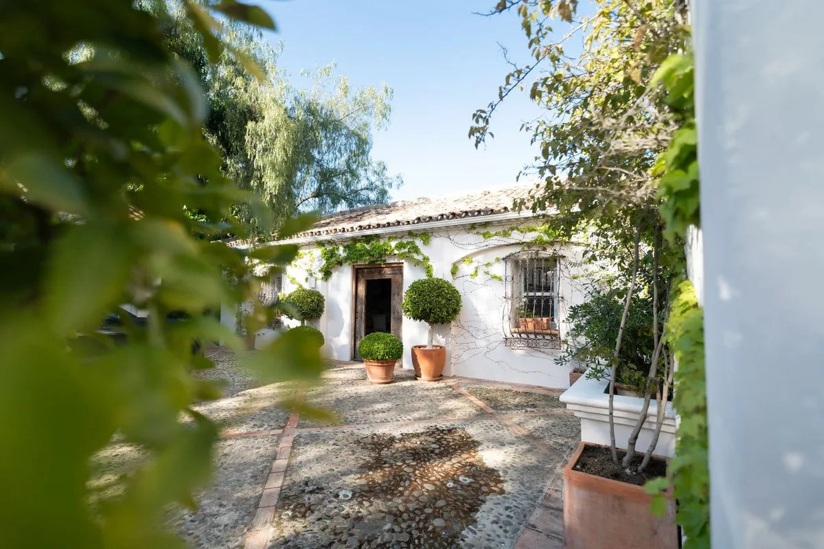 5a300877-0dd3-4474-905b-98af72d21163