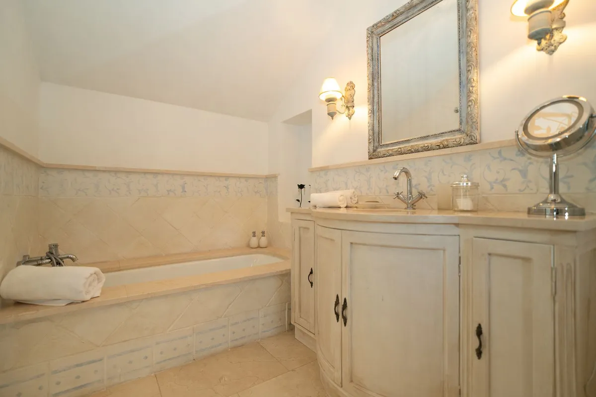 c7342c7a-164c-4355-9f2b-b45bb83f22fc