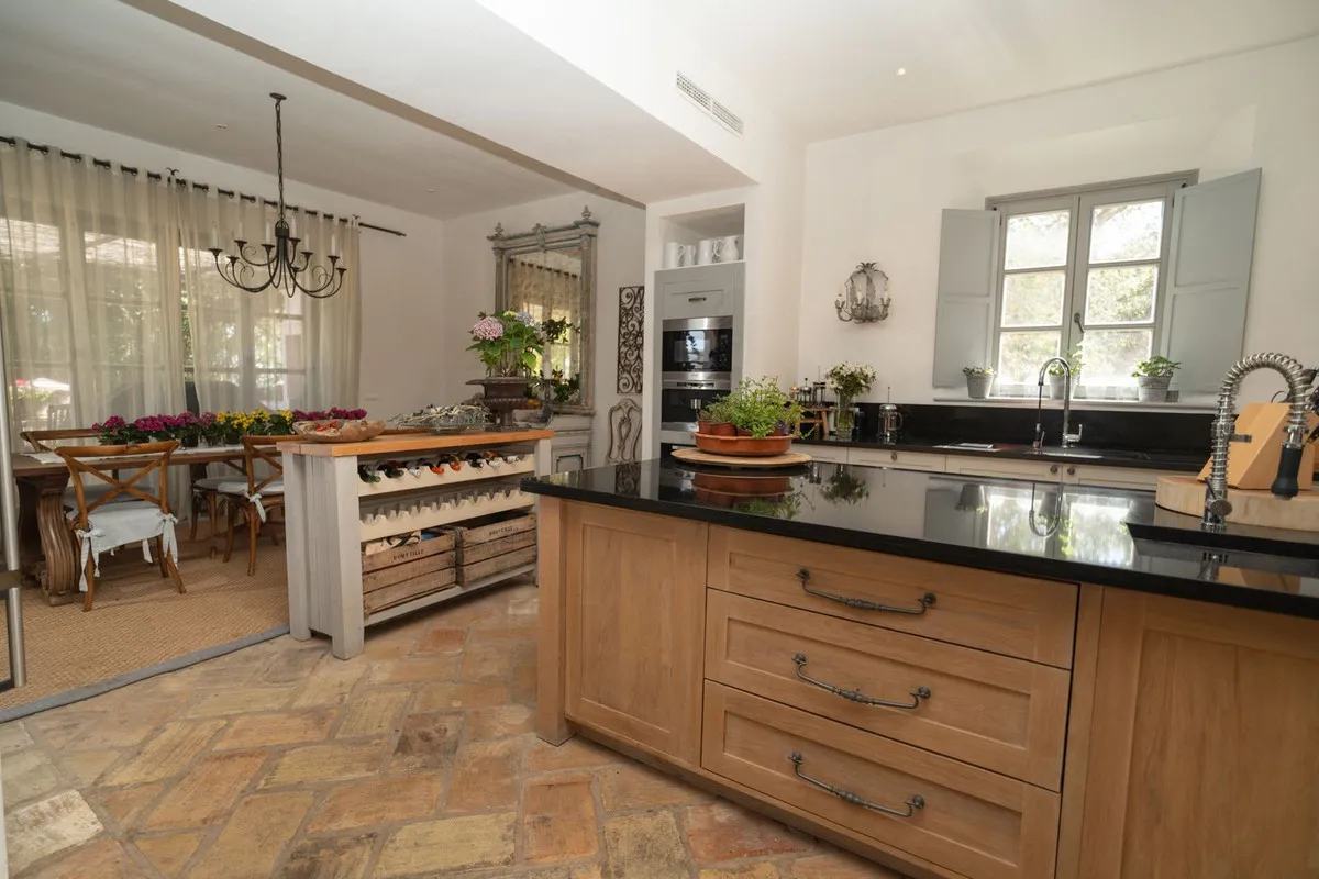 ce6e6622-a26b-49a3-8d7c-aa2750a49d4e