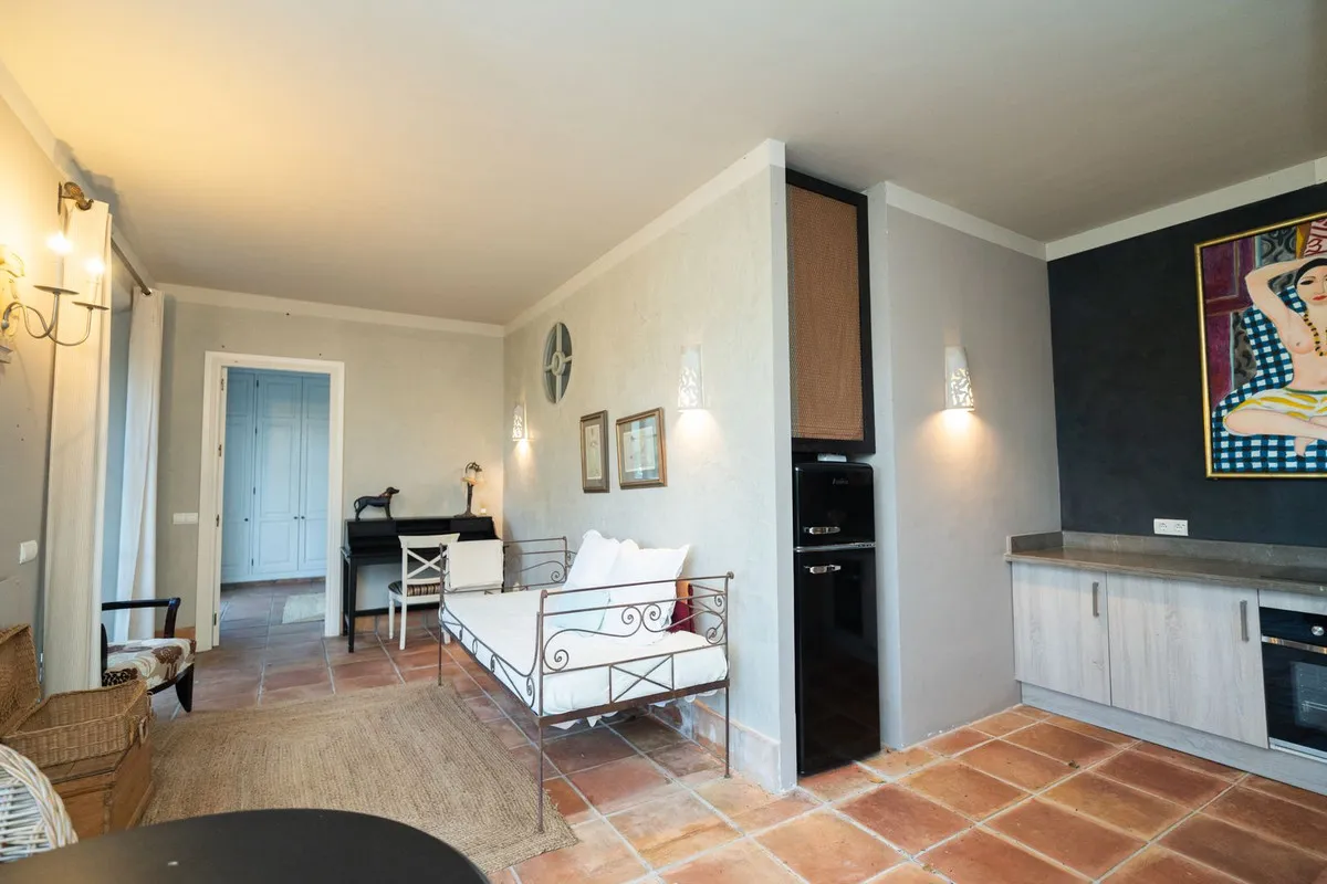 cfd70890-042e-48eb-8b8c-d1a493c4a60b