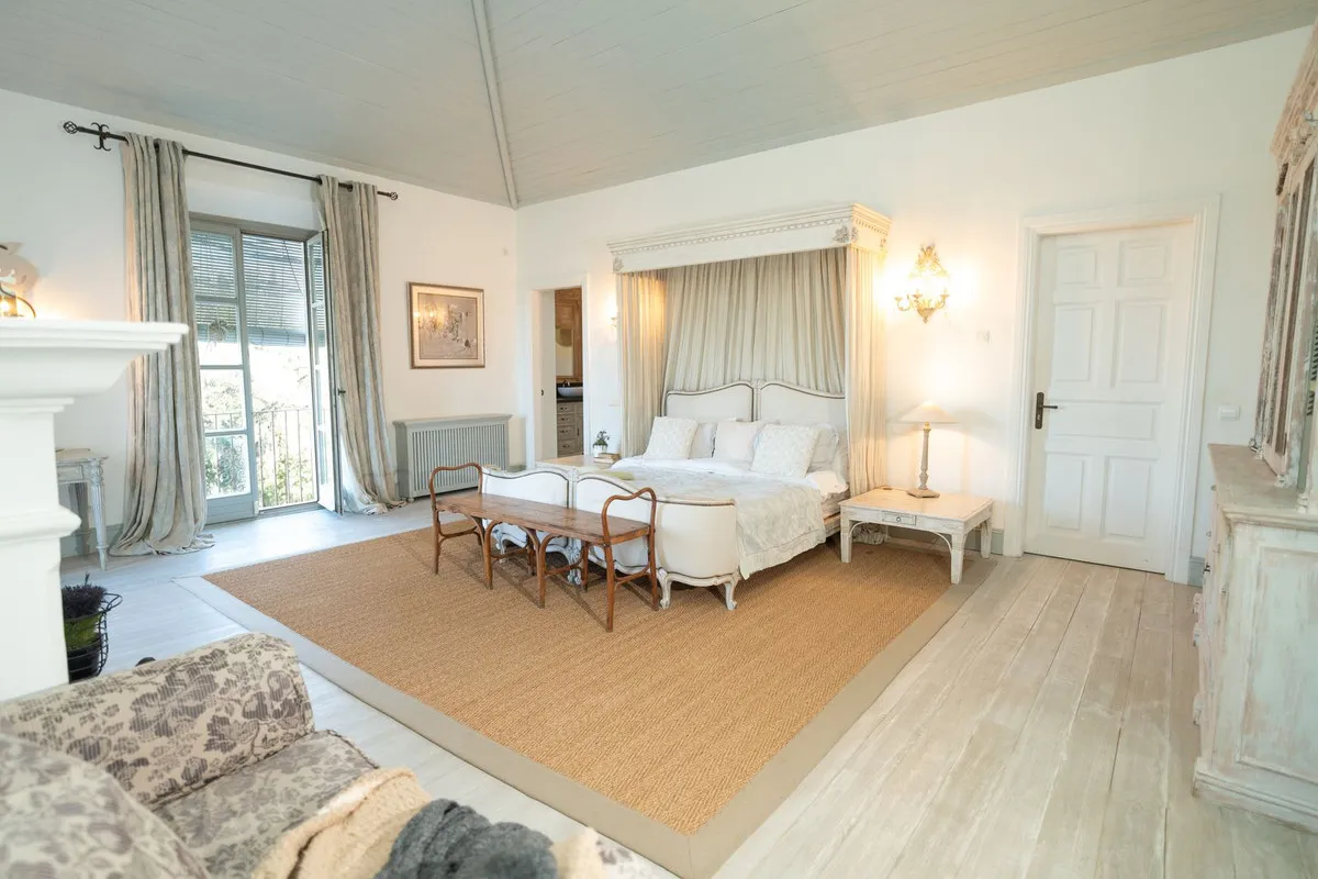 d914a087-a804-4ce3-ac0b-19399c30c9b8