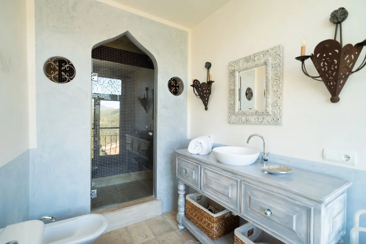 e2a02c6a-5a7d-41cf-a64f-0a74d2f59a90